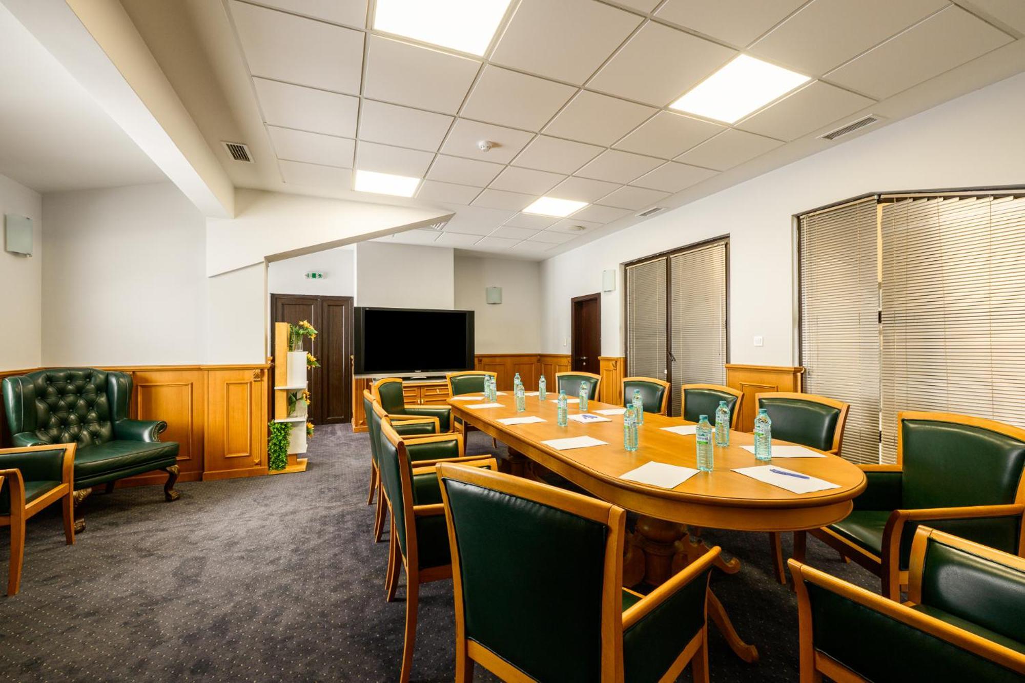그랜드 호텔 벨린그라드 벨린그래드 외부 사진 The boardroom at the Royal Society