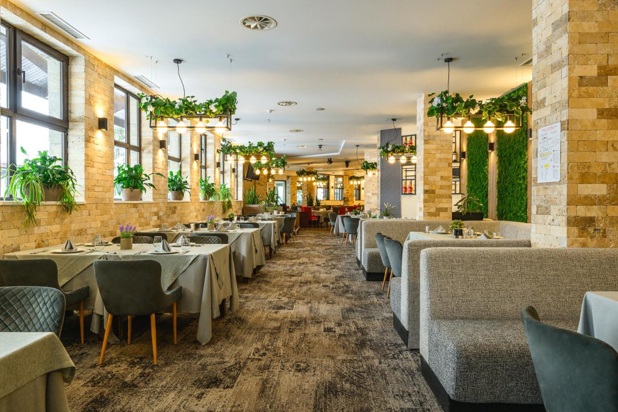 그랜드 호텔 벨린그라드 벨린그래드 외부 사진 Restaurant interior