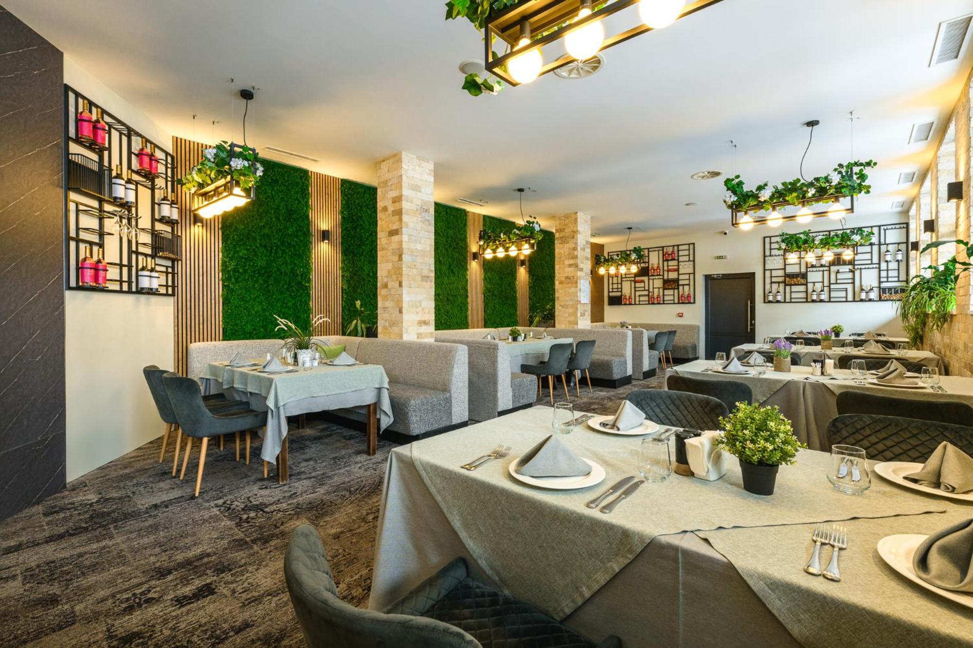 그랜드 호텔 벨린그라드 벨린그래드 외부 사진 Restaurant interior