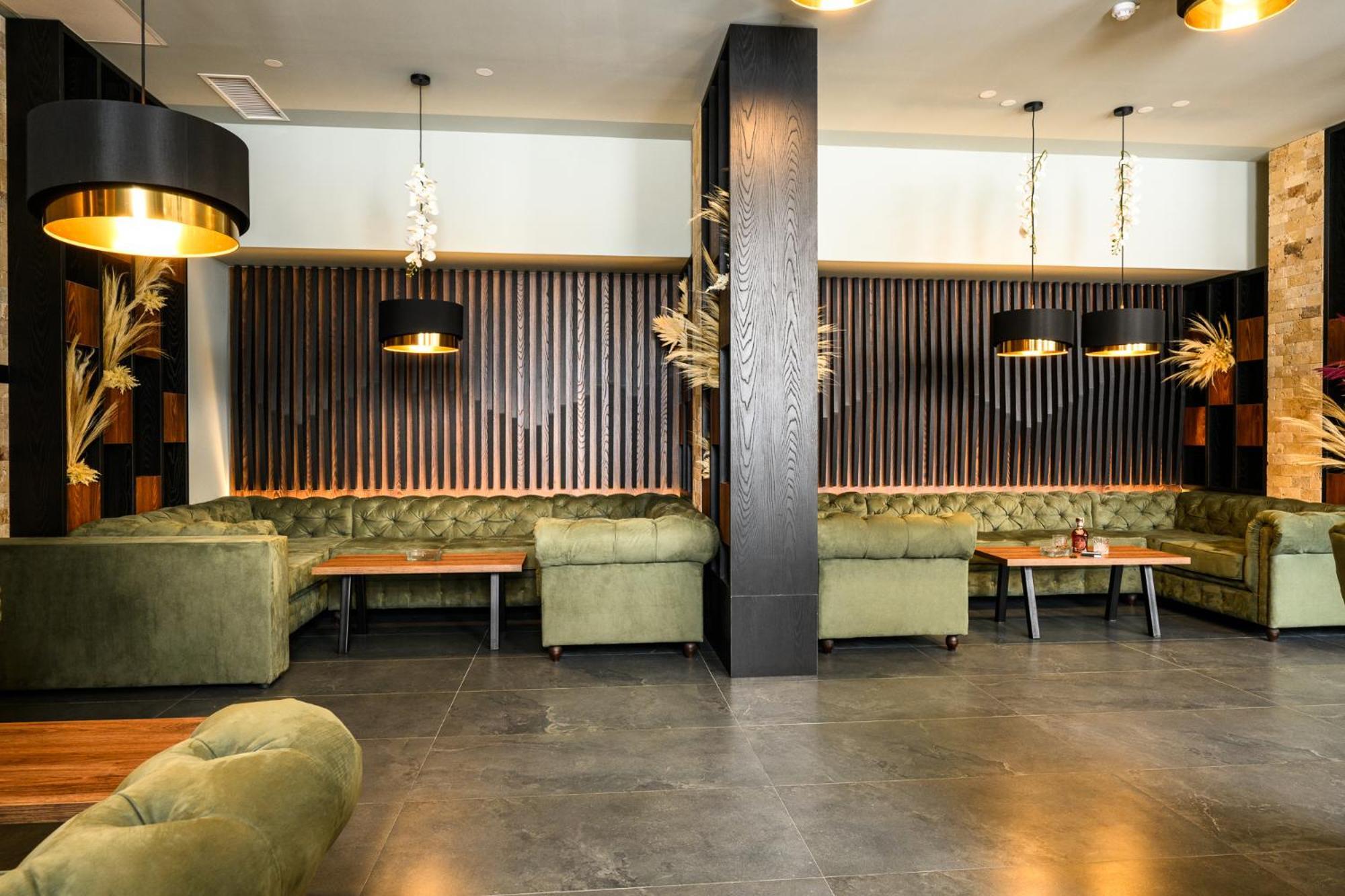 그랜드 호텔 벨린그라드 벨린그래드 외부 사진 Interior of the restaurant