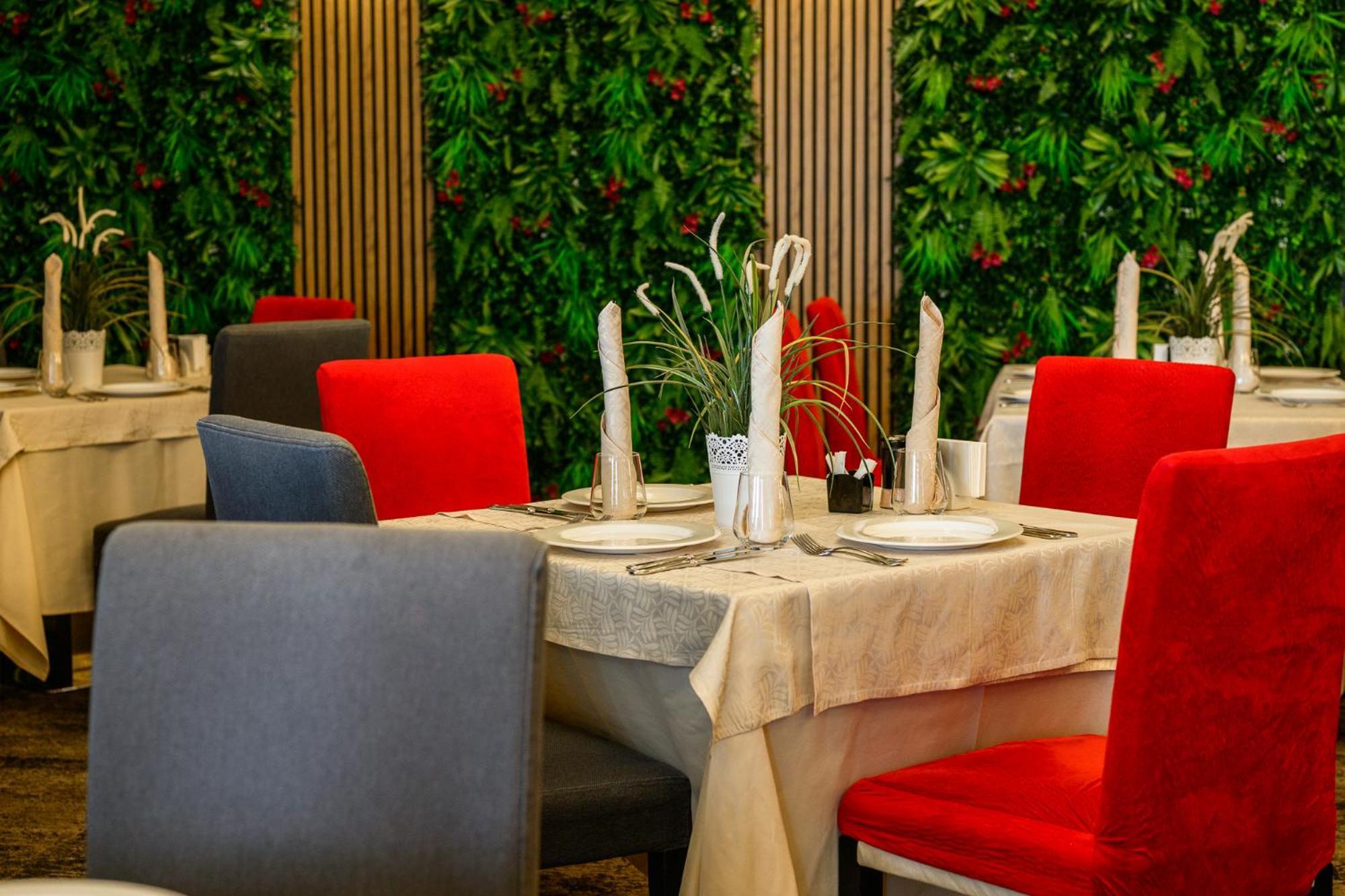 그랜드 호텔 벨린그라드 벨린그래드 외부 사진 Restaurant interior