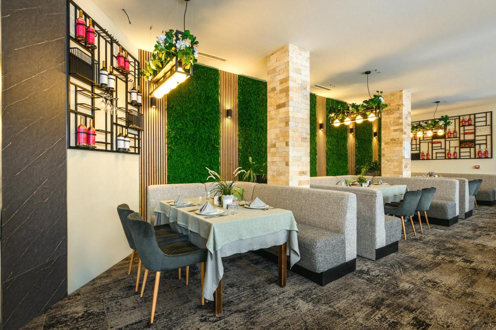 그랜드 호텔 벨린그라드 벨린그래드 외부 사진 Restaurant interior