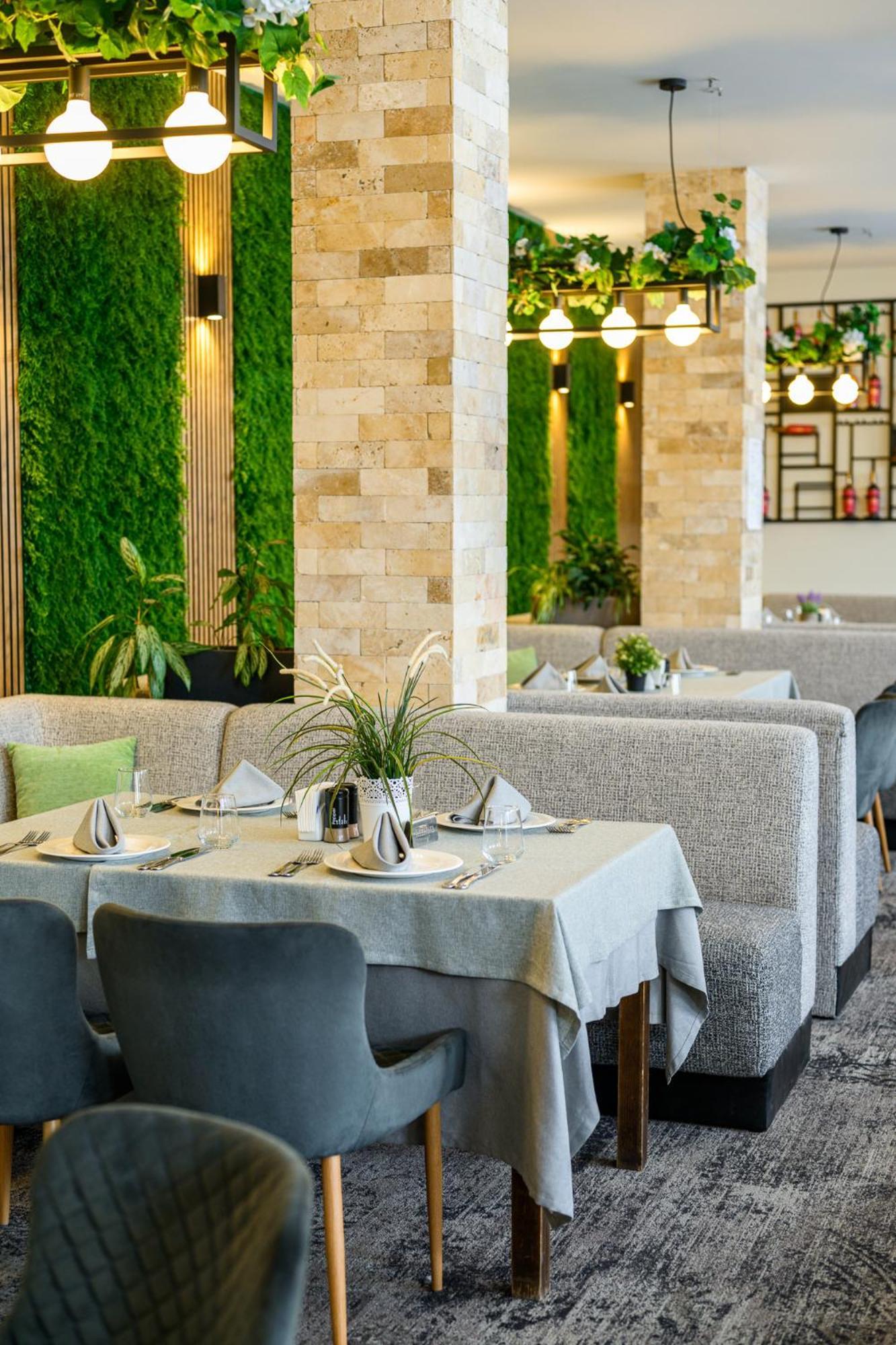 그랜드 호텔 벨린그라드 벨린그래드 외부 사진 Restaurant interior