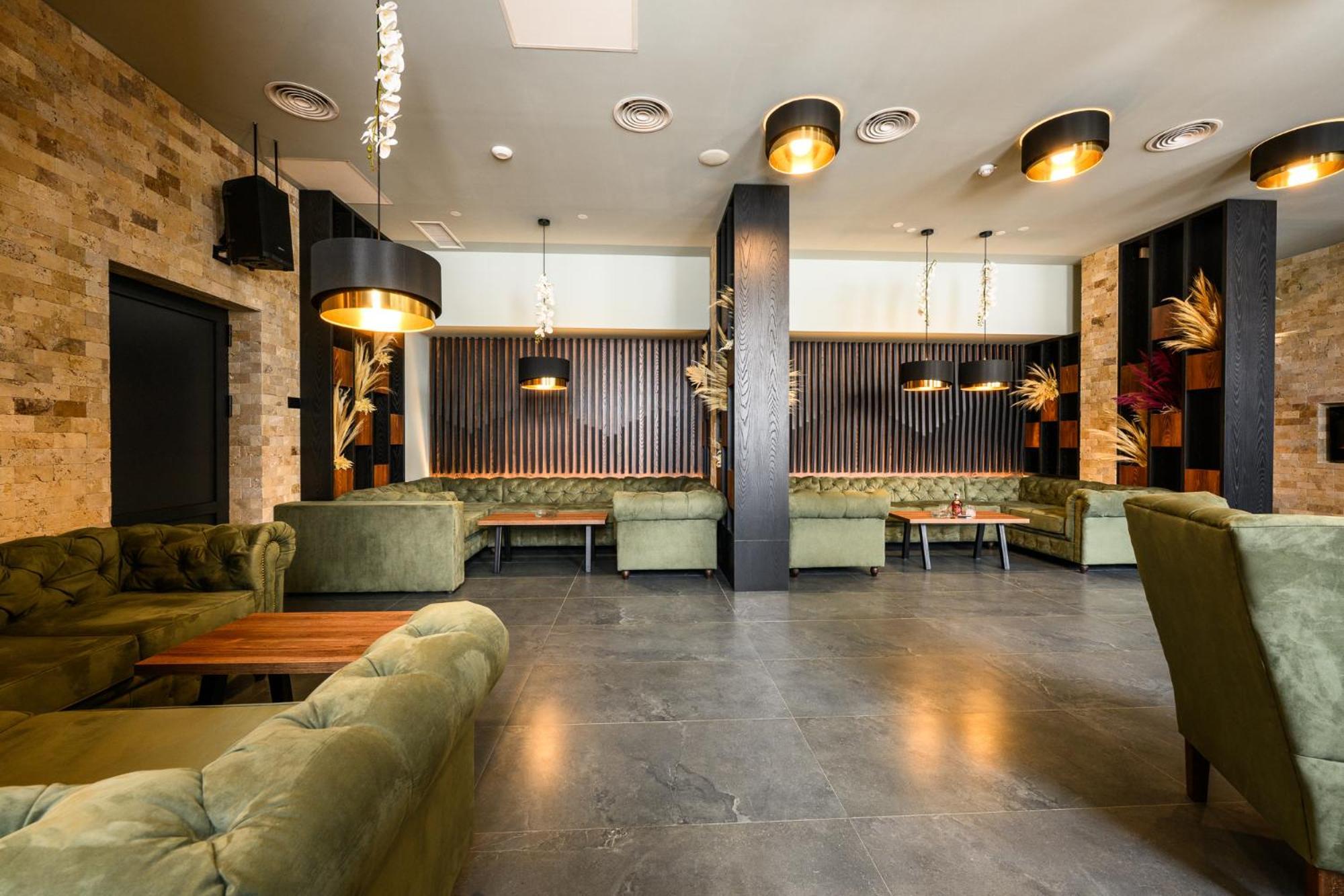 그랜드 호텔 벨린그라드 벨린그래드 외부 사진 Interior of a restaurant